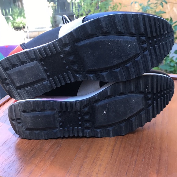 STEVE MADDEN SNEAKERS used in good condition. Adorable with cute sassy details! - Picture 4 of 6